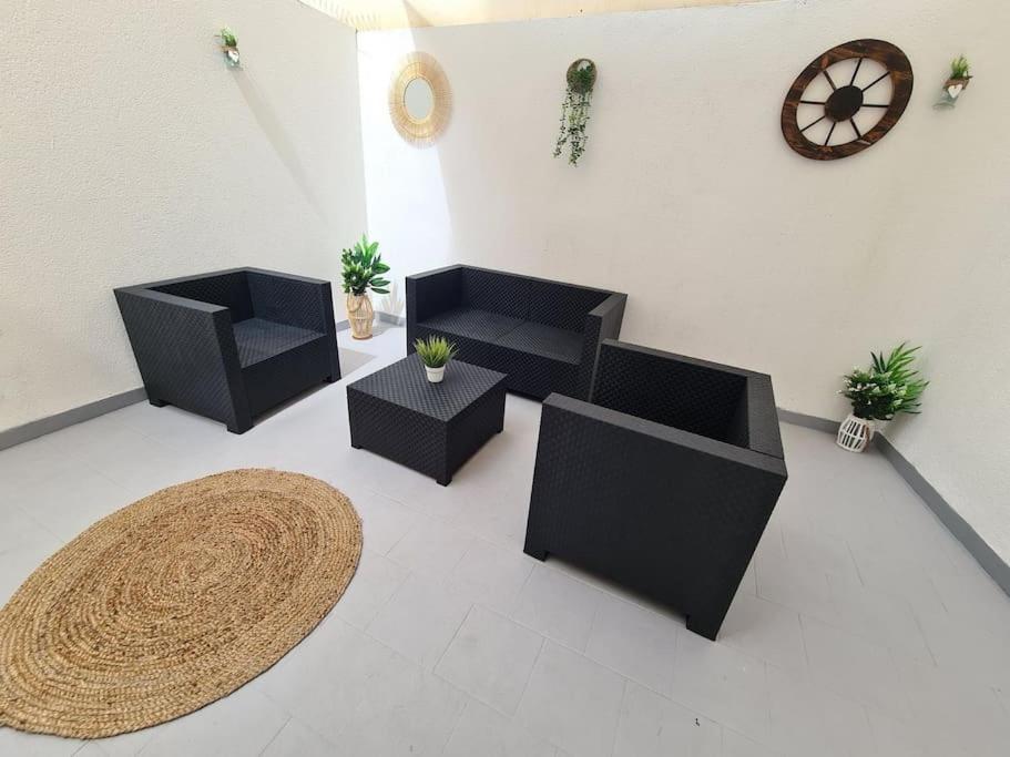 Beautiful Apartment With Patio Torrevieja Exterior foto