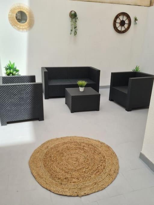 Beautiful Apartment With Patio Torrevieja Exterior foto
