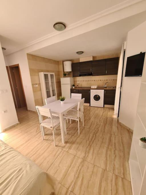 Beautiful Apartment With Patio Torrevieja Exterior foto